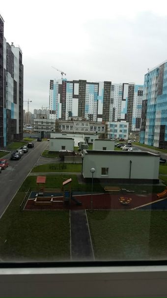 Предложение от собственника. <br>Впервые сдаётся, на длительный срок новая и очень уютная студия в СПБ, метро Комендантский Проспект. <br>Площадь квартиры 25 м. <br>Квадратная комната 16 метров. <br>Застекленная лоджия. <br>Окна во двор, тишина. <br>Залог 18000р. (можно частями) <br>Есть все необходимое для жизни. В комнате - шкаф, большой диван-кровать, прикроватная тумба. <br>Установлен гарнитур с полным комплектом бытовой техники: холодильник, плита, стиральная машинка, обеденный стол. <br>Все приличные соседи с детьми. <br>Новый обжитой микрорайон, много магазинов, детские сады. <br>До метро 20 минут пешком, 5 минут на транспорте. <br>18000т. + КУ <br>89643232123 Алексей. - фото Фото: Предложение от собственника. <br>Впервые сдаётся, на длительный срок новая и очень уютная студия в СПБ, метро Комендантский Проспект. <br>Площадь квартиры 25 м. <br>Квадратная комната 16 метров. <br>Застекленная лоджия. <br>Окна во двор, тишина. <br>Залог 18000р. (можно частями) <br>Есть все необходимое для жизни. В комнате - шкаф, большой диван-кровать, прикроватная тумба. <br>Установлен гарнитур с полным комплектом бытовой техники: холодильник, плита, стиральная машинка, обеденный стол. <br>Все приличные соседи с детьми. <br>Новый обжитой микрорайон, много магазинов, детские сады. <br>До метро 20 минут пешком, 5 минут на транспорте. <br>18000т. + КУ <br>89643232123 Алексей.
