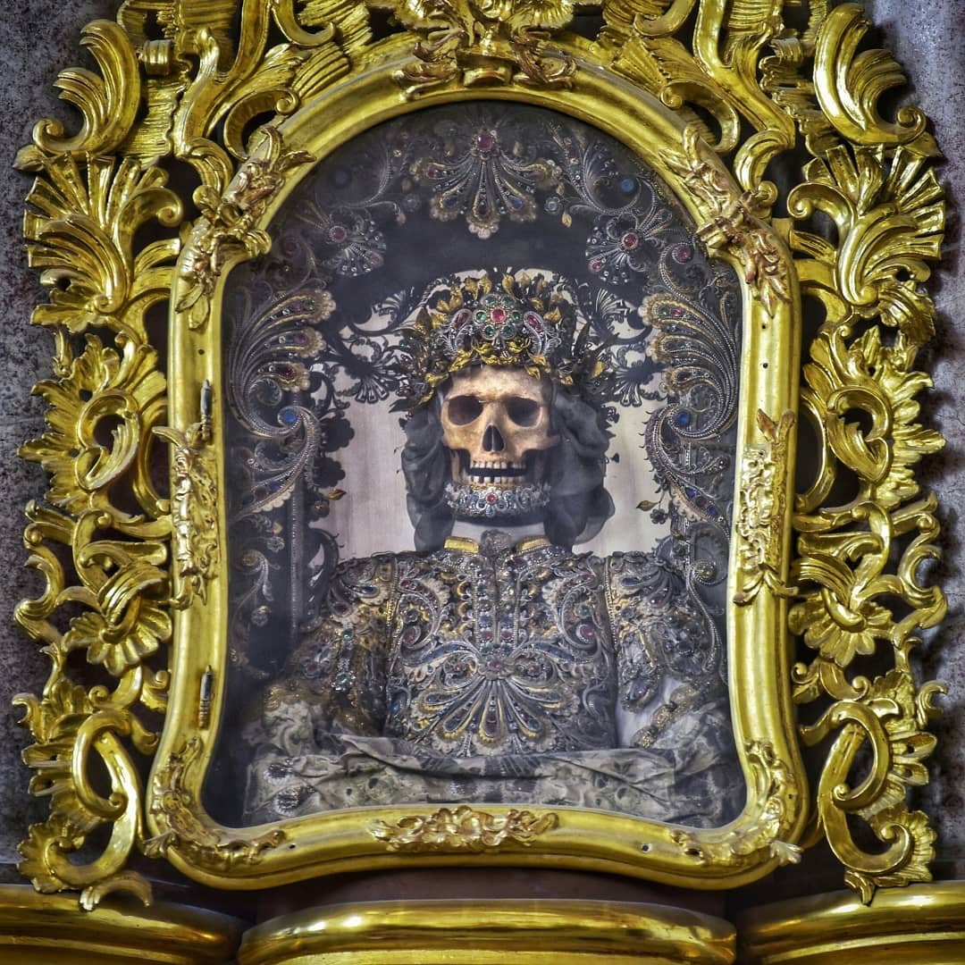 Украшенные драгоценностями скелеты святых. Самая большая подборка (46 фото)