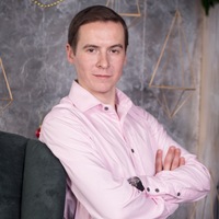 Евгений Бобров