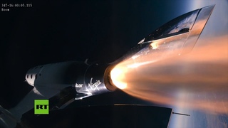 La nave de Virgin Galactic asciende más de 80 kilómetros sobre el desierto