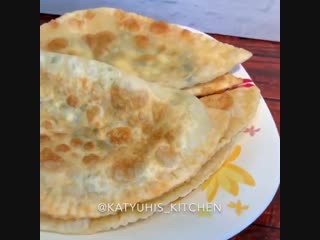 ЧЕБУРЕКИ С СЫРОМ,ТВОРОГОМ И ЗЕЛЕНЬЮ