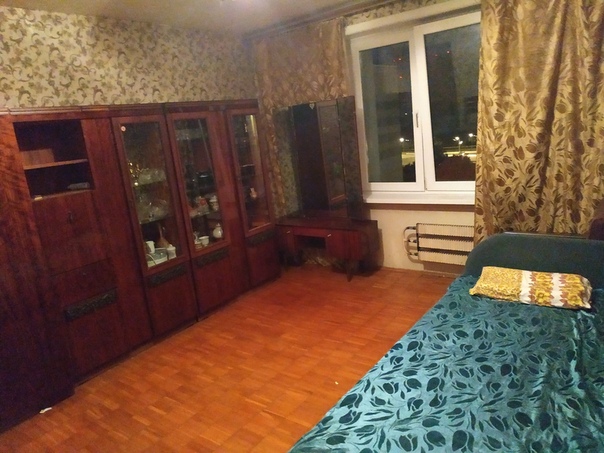 Сдам 2к квартиру по адресу Очаковское шоссе 2к4, 12 минут до метро Кунцевская, 15 до Cлавянского бульвара, 16 до метро Юго-Западная на автобусе. Транспорт ходит очень хорошо. 12 этаж.Прекрасный вид. 45м2, 30 000 + счётчики. Ремонт косметический. Залог. На длительный срок. Соседи культурные, спокойные, ищем таких-же. Идеальный вариант для людей, которые днём работают, вечером дома отдыхают.Есть посуда, все необходимые приборы, пастельное белье, подушки, одеяла, стиральная машина, холодильник и тд. Без животных. Без детей. Агентам просьба не беспокоить. Пишите, звоните в приемлемое время( с 9.00-21.00)<br>8(977)364-41-99 <br> - фото Фото: Сдам 2к квартиру по адресу Очаковское шоссе 2к4, 12 минут до метро Кунцевская, 15 до Cлавянского бульвара, 16 до метро Юго-Западная на автобусе. Транспорт ходит очень хорошо. 12 этаж.Прекрасный вид. 45м2, 30 000 + счётчики. Ремонт косметический. Залог. На длительный срок. Соседи культурные, спокойные, ищем таких-же. Идеальный вариант для людей, которые днём работают, вечером дома отдыхают.Есть посуда, все необходимые приборы, пастельное белье, подушки, одеяла, стиральная машина, холодильник и тд. Без животных. Без детей. Агентам просьба не беспокоить. Пишите, звоните в приемлемое время( с 9.00-21.00)<br>8(977)364-41-99 <br>