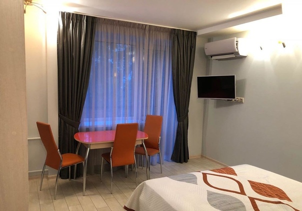 м.Нахимовский проспект - 300 м <br>Москва, Сивашская улица, 7 <br>Сдается чистая, светлая и очень уютная студия. Отличное место расположение. <br>Рядом школа, дет.сад, остановка, магазины. <br>В квартире свежий ремонт. Мебель и техника вся остается как на фото. <br>Все в хорошем состоянии. Есть все необходимое для комфортного проживания. <br>Чистый подъезд, спокойные соседи. Проведен интернет и кабельное. <br>Сдам чистоплотным и платежеспособным людям на длительный срок. <br>Можно с детьми и с некрупными приученными к лотку либо к улице домашними животными. <br>Квартира соответствует фото. Звоните. <br>Цена 28.000т.р <br>+7 (925) 270-82-24 Роберт - фото Фото: м.Нахимовский проспект - 300 м <br>Москва, Сивашская улица, 7 <br>Сдается чистая, светлая и очень уютная студия. Отличное место расположение. <br>Рядом школа, дет.сад, остановка, магазины. <br>В квартире свежий ремонт. Мебель и техника вся остается как на фото. <br>Все в хорошем состоянии. Есть все необходимое для комфортного проживания. <br>Чистый подъезд, спокойные соседи. Проведен интернет и кабельное. <br>Сдам чистоплотным и платежеспособным людям на длительный срок. <br>Можно с детьми и с некрупными приученными к лотку либо к улице домашними животными. <br>Квартира соответствует фото. Звоните. <br>Цена 28.000т.р <br>+7 (925) 270-82-24 Роберт