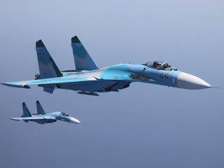 Су-27 красиво отогнал истребитель НАТО F-15