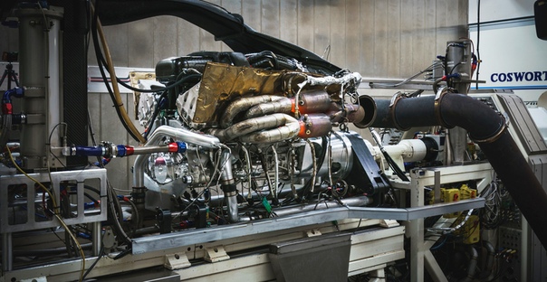 Двигатель гиперкара Aston Martin Valkyrie: 11 тысяч об/мин! Фото: компания Aston MartinРазработка и доводка экстремального купе Aston Martin Valkyrie затягивается. Показывая два года назад