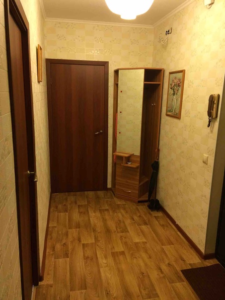 Субаренда! <br>Подселю к себе в комнату, в 2-х комнатной квартире по адресу: <br>ул Академика Миллионщикова 35.<br>Уютная, тихая и чистая квартира. Рассмотрю 1 женщину(девушку) или 1 парня, славянской внешности, без В/П ! Wi-Fi есть, от м Каширская не более 3-5 мин пешком. Фото соответствуют реальности. <br>Стоимость 12 т.р . Залог 10 тыс. руб, можно разбить на два месяца.<br>Во второй комнате приживает один молодой парень, тихие и чистоплотные, ценим личное пространство и любим спорт. <br>Выше этажом живет хозяйка квартиры. <br>Просьба АГЕНТОВ или Риэлторов не беспокоить!!! - фото Фото: Субаренда! <br>Подселю к себе в комнату, в 2-х комнатной квартире по адресу: <br>ул Академика Миллионщикова 35.<br>Уютная, тихая и чистая квартира. Рассмотрю 1 женщину(девушку) или 1 парня, славянской внешности, без В/П ! Wi-Fi есть, от м Каширская не более 3-5 мин пешком. Фото соответствуют реальности. <br>Стоимость 12 т.р . Залог 10 тыс. руб, можно разбить на два месяца.<br>Во второй комнате приживает один молодой парень, тихие и чистоплотные, ценим личное пространство и любим спорт. <br>Выше этажом живет хозяйка квартиры. <br>Просьба АГЕНТОВ или Риэлторов не беспокоить!!!