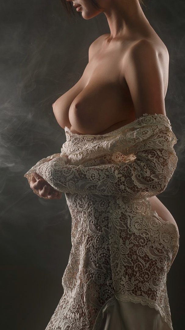 Free naked big ass woman picture