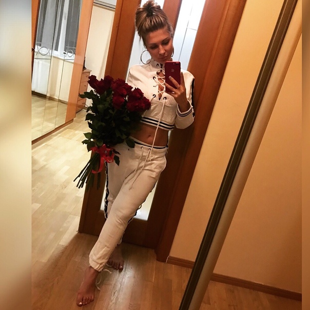 Привет, ребята Заехали с подругой в шикарную квартиру по сладкой цене, сдадим комнату за 20тыс. Метро Тропарево - пешком метро Тёплый стан - <br>В квартире имеются: <br> стиралка<br> посудомоечная машина<br> джакузи<br>Ссылки на видео: <br>1. DEVIL Фролова - фото Фото: Привет, ребята Заехали с подругой в шикарную квартиру по сладкой цене, сдадим комнату за 20тыс. Метро Тропарево - пешком метро Тёплый стан - <br>В квартире имеются: <br> стиралка<br> посудомоечная машина<br> джакузи<br>Ссылки на видео: <br>1. DEVIL Фролова