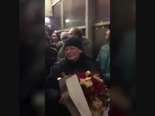 Эту женщину зовут Нина Бадур. Она хороша
