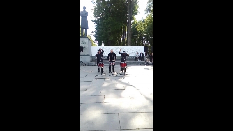 Классно сыграли на барабанах