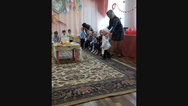 в садике внучок