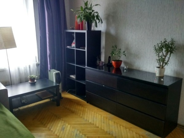 М. Водный Стадион.<br>Ищется одна девушка в 2х комнатную квартиру. Освобождается одна комната. В соседней комнате живет одна девушка. Живем в этой квартире с 2013 года. В комнате всё для жизни есть. Шкаф-купе, комод, диван. Пары исключены. Квартира не большая, но уютная. Стиральная машина, интернет wi-fi. Пешком не больше 10 мин. от метро. Можно на транспорте. <br>Смотреть можно завтра в воскресенье. Заезд возможен по выезду девушки. <br>Цена 18 000 рублей.<br>Если страница без фото или закрыта, присылайте своё фото и напишите немного о себе.<br><br> Ли - фото Фото: М. Водный Стадион.<br>Ищется одна девушка в 2х комнатную квартиру. Освобождается одна комната. В соседней комнате живет одна девушка. Живем в этой квартире с 2013 года. В комнате всё для жизни есть. Шкаф-купе, комод, диван. Пары исключены. Квартира не большая, но уютная. Стиральная машина, интернет wi-fi. Пешком не больше 10 мин. от метро. Можно на транспорте. <br>Смотреть можно завтра в воскресенье. Заезд возможен по выезду девушки. <br>Цена 18 000 рублей.<br>Если страница без фото или закрыта, присылайте своё фото и напишите немного о себе.<br><br> Ли