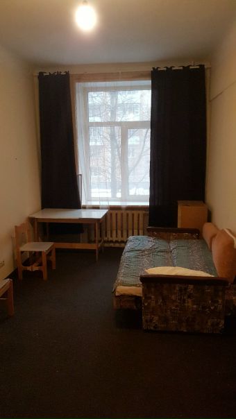 Сдам комнату срочно!<br>Только одной девушке!<br><br>От собственника. <br>Без комиссии. Без залога.<br><br>М. Перово (5-7 минут пешком)<br>15000 рублей в месяц + коммуналка (~300р).<br><br>Писать в лс - vk.com/gvozdevnik - фото Фото: Сдам комнату срочно!<br>Только одной девушке!<br><br>От собственника. <br>Без комиссии. Без залога.<br><br>М. Перово (5-7 минут пешком)<br>15000 рублей в месяц + коммуналка (~300р).<br><br>Писать в лс - vk.com/gvozdevnik