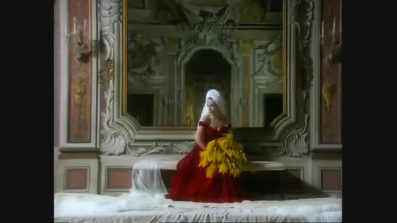 Annie Lennox - Money Cant Buy it