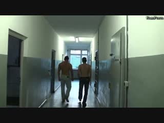 kak-ebut-muzhikov-v-tyurmah-smotret-porno-muskulistaya-ebetsya-v-zhopu