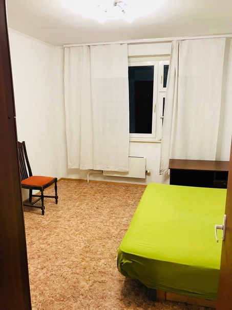 комната в 2х Кв., с косметическим ремонтом, 5 мин от метро Молодёжная, рядом тц Кунцево Плаза и другие магазины в шаговой доступности, приличный район. Приветствуются комнатные цветочки, чистота, и своевременная оплата.<br>Все необходимое в КВ.<br>22.000 без к/у<br>89663049696 - фото Фото: комната в 2х Кв., с косметическим ремонтом, 5 мин от метро Молодёжная, рядом тц Кунцево Плаза и другие магазины в шаговой доступности, приличный район. Приветствуются комнатные цветочки, чистота, и своевременная оплата.<br>Все необходимое в КВ.<br>22.000 без к/у<br>89663049696