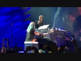 Bradley Cooper just pulled up to Lady Gagas Vegas show to sing