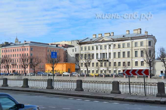 оранжевая трансформаторная подстанция