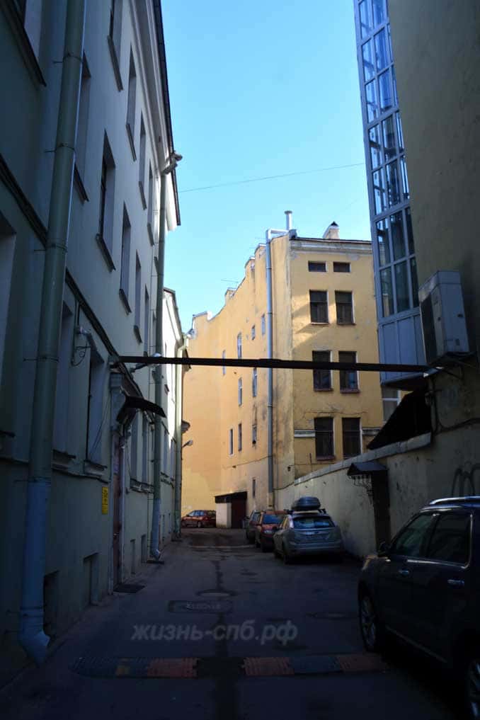 Дворы Санкт-Петерюурга