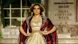 Kangana Ranaut Walks For Anju Modi | India Couture Week 2018