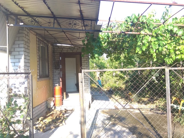Краснодар <br>Продам дом на большом участке, снт Зиповчанка, ул. Осенняя <br>Дом 50м2, 8 соток, отлично подойдет для строительства, можно жить, пока строитесь <br>Все коммуникации в доме (свет, вода, канализация), отопление печное,электрическое <br>Сделан ремонт, имеется кухонный гарнитур, сантехника <br>Планировка: прихожая, коридор, комната, кухня, санузел, так же имеется мансарда <br>Двор огорожен забором, есть клумбы и огород: плодовые деревья(из питомника), виноград, слива, груша, вишня, черешня, инжир, мята <br>Район спокойный, чистый воздух, отличные соседи <br>РЕКЛАМНЫХ АГЕНТОВ ПРОШУ НЕ БЕСПОКОИТЬ<br>ЛС - фото Фото: Краснодар <br>Продам дом на большом участке, снт Зиповчанка, ул. Осенняя <br>Дом 50м2, 8 соток, отлично подойдет для строительства, можно жить, пока строитесь <br>Все коммуникации в доме (свет, вода, канализация), отопление печное,электрическое <br>Сделан ремонт, имеется кухонный гарнитур, сантехника <br>Планировка: прихожая, коридор, комната, кухня, санузел, так же имеется мансарда <br>Двор огорожен забором, есть клумбы и огород: плодовые деревья(из питомника), виноград, слива, груша, вишня, черешня, инжир, мята <br>Район спокойный, чистый воздух, отличные соседи <br>РЕКЛАМНЫХ АГЕНТОВ ПРОШУ НЕ БЕСПОКОИТЬ<br>ЛС