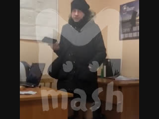 Полиция задержала мужика в женском