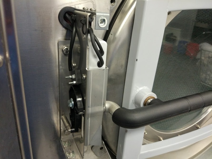 ремонт замка люка стиральной машины Electrolux W4400H ремонт замка люка стиральной машины Electrolux W4400H