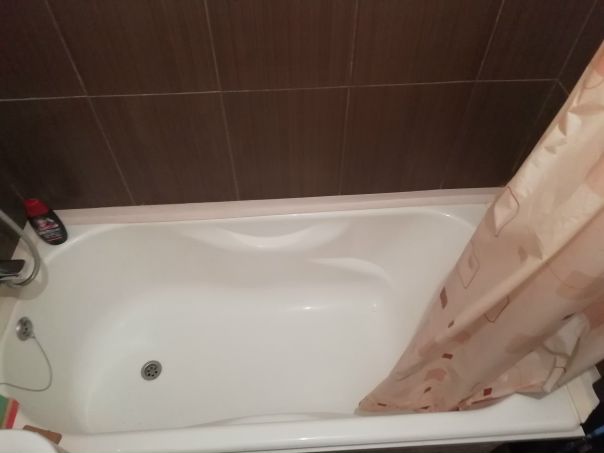 Фото: Продается Однокомнатная квартира в комсомольском районе. <br>Адрес Громова 24 <br>В квартире сделан ремонт,везде пластиковые окна, застеклен балкон, Окна выходят на тц