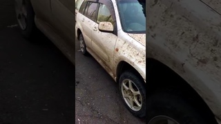 Rav 4 Случай на автомойке. Девушка пригнала на мойку свою машину, что было дальше смотрите сами.