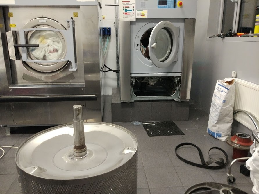 демонтаж барабана стиральной машины Electrolux W4240H демонтаж барабана стиральной машины Electrolux W4240H