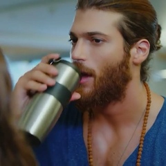 Erkenci Kuş | الطائر المبكر 💕. on Instagram: “. يا حبهم للشاي 😂💛💛💛): حتنا أححب الشاي , تحبونه ؟ . #canyaman #demetözdemir #erkencikuş #الطائر_المبكر”