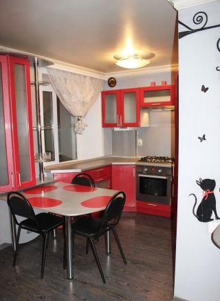 Сдам двухкомнатную квартиру <br>Маленковская, 7 <br>Сокольники — 550 м <br>89261598896 <br>42000 <br>Сдам двухкомнатную светлую,чистую квартиру.Студия + спальня.На кухне стоит гарнитур,холодильник,вытяжка,обеденная зона,в комнате стоит большая гардеробная,диван,рабочая зона. В другой комнате стоит двух этажная кровать,рабочее место и гардеробная не большая.Санузел совмещен.В ванне стоит стиральная машина.Проживала я раньше сама с дочками.Сдает с тем что купили дом.Расмотрю жильцов на долгий срок,порядочным и чистоплотным.Конечно же можно с детьми и с маленькими домашними животными.Звоните мне и я отвечу на все интересующие вопросы. - фото Фото: Сдам двухкомнатную квартиру <br>Маленковская, 7 <br>Сокольники — 550 м <br>89261598896 <br>42000 <br>Сдам двухкомнатную светлую,чистую квартиру.Студия + спальня.На кухне стоит гарнитур,холодильник,вытяжка,обеденная зона,в комнате стоит большая гардеробная,диван,рабочая зона. В другой комнате стоит двух этажная кровать,рабочее место и гардеробная не большая.Санузел совмещен.В ванне стоит стиральная машина.Проживала я раньше сама с дочками.Сдает с тем что купили дом.Расмотрю жильцов на долгий срок,порядочным и чистоплотным.Конечно же можно с детьми и с маленькими домашними животными.Звоните мне и я отвечу на все интересующие вопросы.