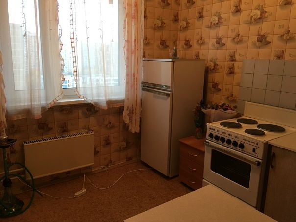 Ищу на подселение в однокомнатную квартиру девушку до 30 лет. <br>В квартире всё есть кроме микроволновки, отдельная огромная двуспальная кровать с большим шкафом, которые будут принадлежать только вам. Квартира большая, просторная, я спокойные и бесконфликтный человек, который уважает чужое пространство. Квартира находится в пешей доступности от метро Пятницкое шоссе (2 минуты пешком) <br>Стоимость с человека 13 000 вместе с интернетом и комуналкой. Без депозита!!! Заезжать можно с 5-7 ноября<br> Васильевна Харьковенко - фото Фото: Ищу на подселение в однокомнатную квартиру девушку до 30 лет. <br>В квартире всё есть кроме микроволновки, отдельная огромная двуспальная кровать с большим шкафом, которые будут принадлежать только вам. Квартира большая, просторная, я спокойные и бесконфликтный человек, который уважает чужое пространство. Квартира находится в пешей доступности от метро Пятницкое шоссе (2 минуты пешком) <br>Стоимость с человека 13 000 вместе с интернетом и комуналкой. Без депозита!!! Заезжать можно с 5-7 ноября<br> Васильевна Харьковенко