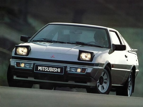 Обзор : Mitsubishi Starion 198290 Двигатель: 2.0 Turbo EX Мощность: 170 л.с. Крутящий момент: 245 Нм Коробка: Механика 5 ступ. Макс. скорость: 220 км/ч Разгон до сотни: 7.6 сек Привод: