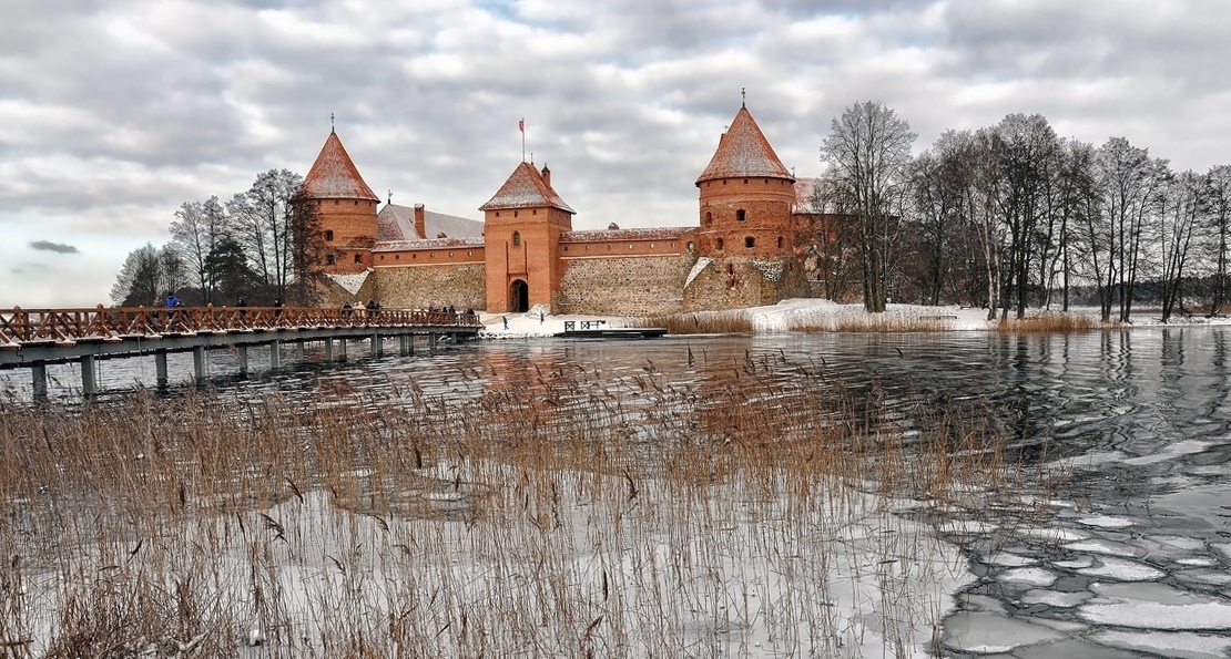 Замок в Троках. Зима.
