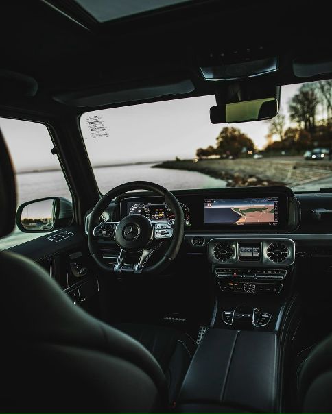 Внутри Mercedes-AMG G63 