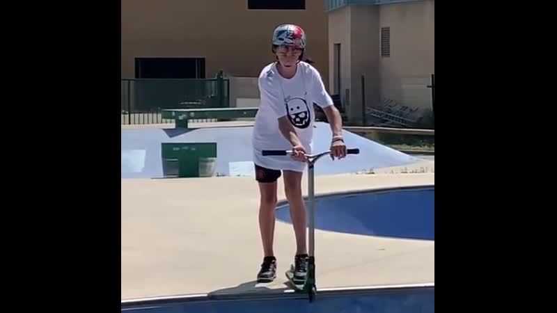 CAMILLE BONNET | SCOOT