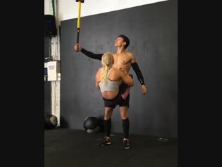 Strength of Body. Необычная тренировка спортивной пары, где они помогают друг другу