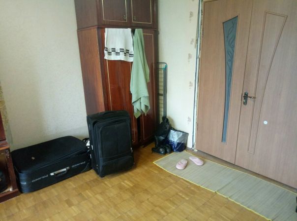 Сдаю комнату в трехкомнатной квартире в 12-ти минутах ходьбы от м. Теплый Стан (ул. Теплый Стан д. 15, корп. 3). <br>Ищем порядочного и доброго человека до 40 лет.<br>15 000р в месяц + коммунальные платежи (ЕПД+свет). <br>При заселении оплата 1-го и последнего месяцев проживания. - фото Фото: Сдаю комнату в трехкомнатной квартире в 12-ти минутах ходьбы от м. Теплый Стан (ул. Теплый Стан д. 15, корп. 3). <br>Ищем порядочного и доброго человека до 40 лет.<br>15 000р в месяц + коммунальные платежи (ЕПД+свет). <br>При заселении оплата 1-го и последнего месяцев проживания.