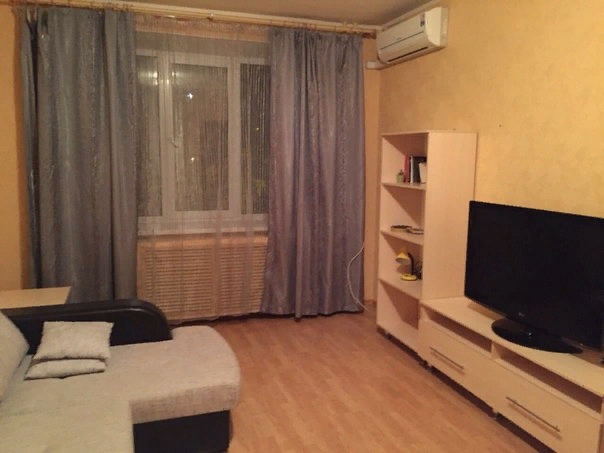 м.Царицыно — 900 м <br>Ереванская, 22 к2 <br>Сдается квартира, на длительное проживание.В квартире нормальный ремонт,все удобства-холодная и горячая вода,ванная,туалет.Есть мебель,холодильник,телевизор,отдельный кухонный уголок,стиральная машина автомат.Квартира теплая, светлая и уютная. Оплата 28 000 за месяц. тел:89653095408 - фото Фото: м.Царицыно — 900 м <br>Ереванская, 22 к2 <br>Сдается квартира, на длительное проживание.В квартире нормальный ремонт,все удобства-холодная и горячая вода,ванная,туалет.Есть мебель,холодильник,телевизор,отдельный кухонный уголок,стиральная машина автомат.Квартира теплая, светлая и уютная. Оплата 28 000 за месяц. тел:89653095408