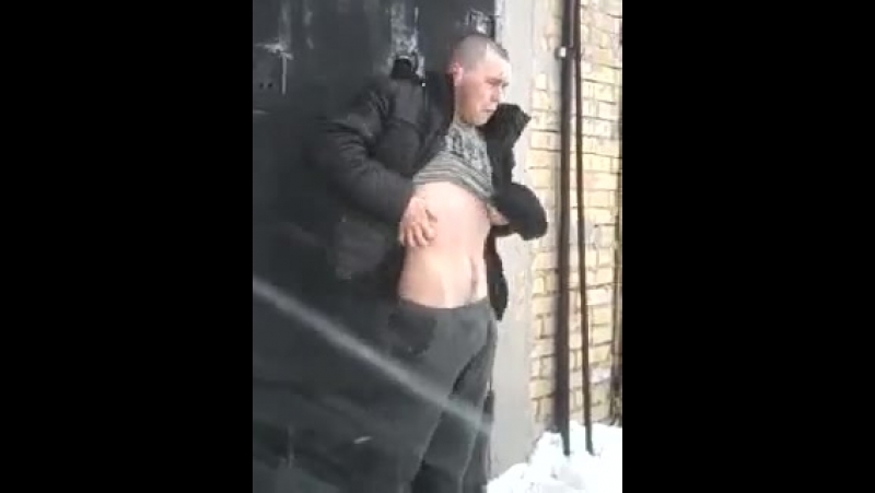 Бедного поца заели вошки