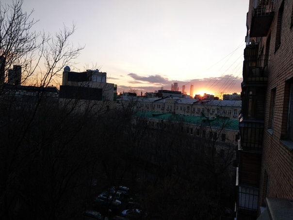 Привет друзья!!!<br>Я собственник,<br>сдаю свою комнату 22 кв. метра. В 2-х комнатной квартире. В 5 минутах от метро Белорусская - кольцевая.<br>Развитая инфраструктура. <br>Балкон выходит в тихий двор. <br>В соседней комнате живёт девушка.<br>Холодильник, стиральная машина, вай фай 200 Мбит. Кухня 7 метров.<br>Оплата 30 тыс. в месяц. Без к/у.<br>Писать в лс. - фото Фото: Привет друзья!!!<br>Я собственник,<br>сдаю свою комнату 22 кв. метра. В 2-х комнатной квартире. В 5 минутах от метро Белорусская - кольцевая.<br>Развитая инфраструктура. <br>Балкон выходит в тихий двор. <br>В соседней комнате живёт девушка.<br>Холодильник, стиральная машина, вай фай 200 Мбит. Кухня 7 метров.<br>Оплата 30 тыс. в месяц. Без к/у.<br>Писать в лс.