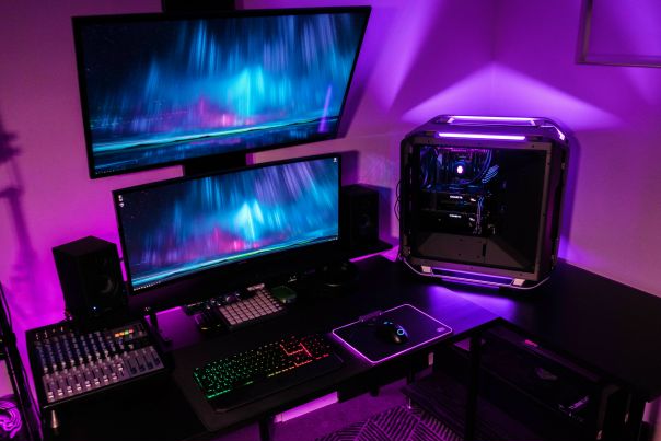 Cooler Master Cosmos C700P хорош для сборки системы для звукозаписывающей студии. Поделитесь своими любимыми треками