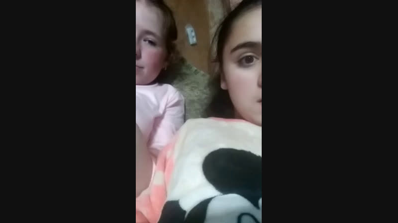 лежим на кроватке......