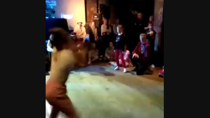 VID_32320904_112722_356.mp4