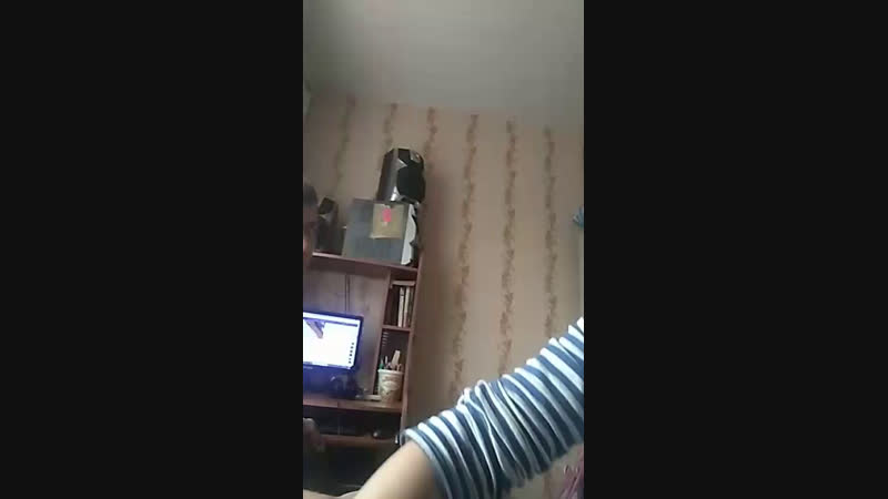 у фаната дома