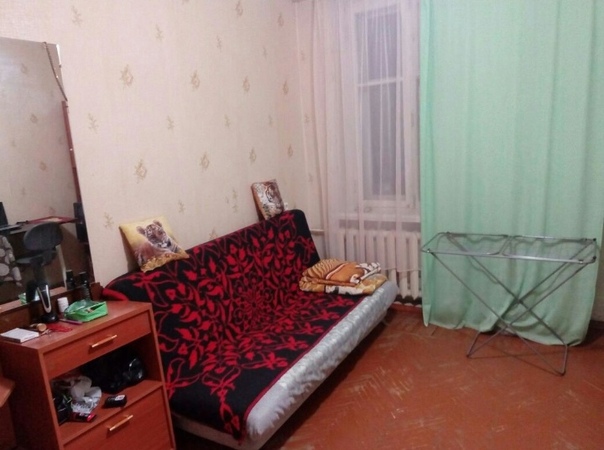 Сдаётся комната в коммунальной квартире от собственника в пяти минутах ходьбы от станции метро Первомайская, <br>ул. 7-я Парковая, д.8а, этаж 5. Вся инфраструктура магазины, аптеки, садик, школа, метро находится рядом с домом. Дом сталинский с высокими потолками, есть лифт. В комнате есть всё необходимое для жизни: раскладной диван, шкаф, зеркало, телевизор, не большой холодильник стоит прямо в комнате, сушилка для белья. Так же в комнате есть балкон. В ванной комнате стоит своя отдельная стиральная машинка. Кухня общая на две семьи, посуда вся отдельная. Соседи адекватные, живут одной семьёй (муж, жена, дочь и маленький внук). Вы должны понимать, что это коммунальная квартира и евроремонта конечно же там нет. Одна комната будет полностью в вашем распоряжении. Запирается на ключ. Сдаю на длительный срок Ежемесячная оплата 16.000 руб. Без залога. Если заинтересовало объявление, обращайтесь в личные сообщения. - фото Фото: Сдаётся комната в коммунальной квартире от собственника в пяти минутах ходьбы от станции метро Первомайская, <br>ул. 7-я Парковая, д.8а, этаж 5. Вся инфраструктура магазины, аптеки, садик, школа, метро находится рядом с домом. Дом сталинский с высокими потолками, есть лифт. В комнате есть всё необходимое для жизни: раскладной диван, шкаф, зеркало, телевизор, не большой холодильник стоит прямо в комнате, сушилка для белья. Так же в комнате есть балкон. В ванной комнате стоит своя отдельная стиральная машинка. Кухня общая на две семьи, посуда вся отдельная. Соседи адекватные, живут одной семьёй (муж, жена, дочь и маленький внук). Вы должны понимать, что это коммунальная квартира и евроремонта конечно же там нет. Одна комната будет полностью в вашем распоряжении. Запирается на ключ. Сдаю на длительный срок Ежемесячная оплата 16.000 руб. Без залога. Если заинтересовало объявление, обращайтесь в личные сообщения.