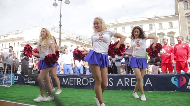 На Невском проспекте прошло футбольное сражение 