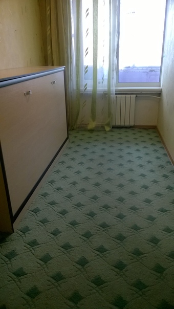 (ДЛЯ СЛАВЯН) на длительный срок сдается комната с балконом 22 кв.м ( ПО ФАКТУ КОМНАТА КАК 2-х КОМНАТНАЯ КВАРТИРА, КАЖДАЯ КОМНАТА ПО 11 кв.м. в каждой комнате есть окна.) По адресу пр.Космонавтов 18-1 в трех комнатной квартире общей площадью 57 кв.м. 5 этаж из 5.В комнате сделан отличный ремонт, комната разделена на две секции (спальня, гостинная) так-же в комнату установлена железная дверь.В комнате есть все для комфортного проживания (Интернет, телевидение, WI-FI) Очень удобное расположение дома. Из окна виден парк победы, так же через дорогу расположен ТРК Радуга, СКК. До Метро Парк победы 8 минут пешком, до железнодорожной станции Проспект славы 15 минут. <br>Комната отлично подойдет для семейной пары с ребенком. <br>10.000 + КУ. (БЕЗ ЗАЛОГА!) 8921-765-38-76 8960-235-52-68 Антон - фото Фото: (ДЛЯ СЛАВЯН) на длительный срок сдается комната с балконом 22 кв.м ( ПО ФАКТУ КОМНАТА КАК 2-х КОМНАТНАЯ КВАРТИРА, КАЖДАЯ КОМНАТА ПО 11 кв.м. в каждой комнате есть окна.) По адресу пр.Космонавтов 18-1 в трех комнатной квартире общей площадью 57 кв.м. 5 этаж из 5.В комнате сделан отличный ремонт, комната разделена на две секции (спальня, гостинная) так-же в комнату установлена железная дверь.В комнате есть все для комфортного проживания (Интернет, телевидение, WI-FI) Очень удобное расположение дома. Из окна виден парк победы, так же через дорогу расположен ТРК Радуга, СКК. До Метро Парк победы 8 минут пешком, до железнодорожной станции Проспект славы 15 минут. <br>Комната отлично подойдет для семейной пары с ребенком. <br>10.000 + КУ. (БЕЗ ЗАЛОГА!) 8921-765-38-76 8960-235-52-68 Антон