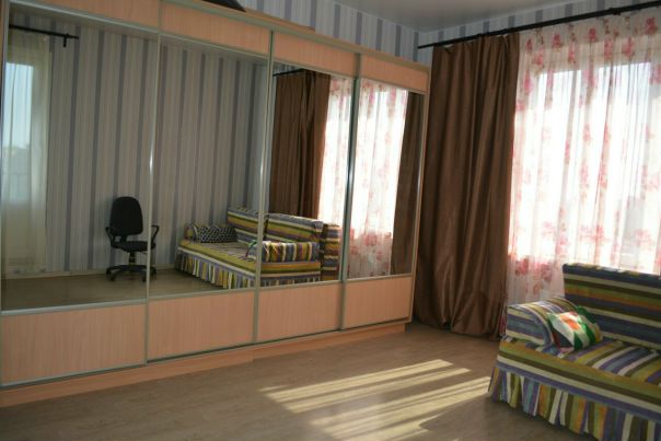 Сдам 1 комнатную квартиру площадью 47кв.м. от собственника,без комиссии, только залог ( за сохранность имущества) .<br>Новое Девяткино , ул. Озерная дом 8 ,от метро Девяткино 10 мин. транспортом, квартира сдаётся на длительный срок. Имеется вся необходимая мебель, встроенная кухня , холодильник , посудомоечная машина. <br>Хорошая транспортная доступность, вся инфраструктура, зелёная зона, из окна вид на озеро ( см. фото) <br>Цена 20тр. + КУ. + залог 100%(за сохранность имущества возвращается по окончании аренды) - фото Фото: Сдам 1 комнатную квартиру площадью 47кв.м. от собственника,без комиссии, только залог ( за сохранность имущества) .<br>Новое Девяткино , ул. Озерная дом 8 ,от метро Девяткино 10 мин. транспортом, квартира сдаётся на длительный срок. Имеется вся необходимая мебель, встроенная кухня , холодильник , посудомоечная машина. <br>Хорошая транспортная доступность, вся инфраструктура, зелёная зона, из окна вид на озеро ( см. фото) <br>Цена 20тр. + КУ. + залог 100%(за сохранность имущества возвращается по окончании аренды)